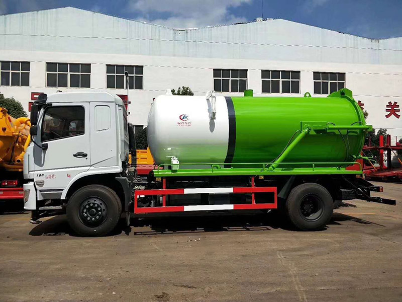 東風(fēng)專底吸污車