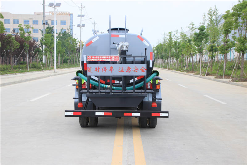 福田時代綠化噴灑車
