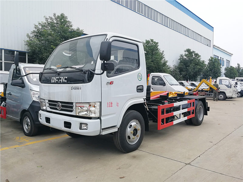 東風(fēng)多利卡D6勾臂式垃圾車