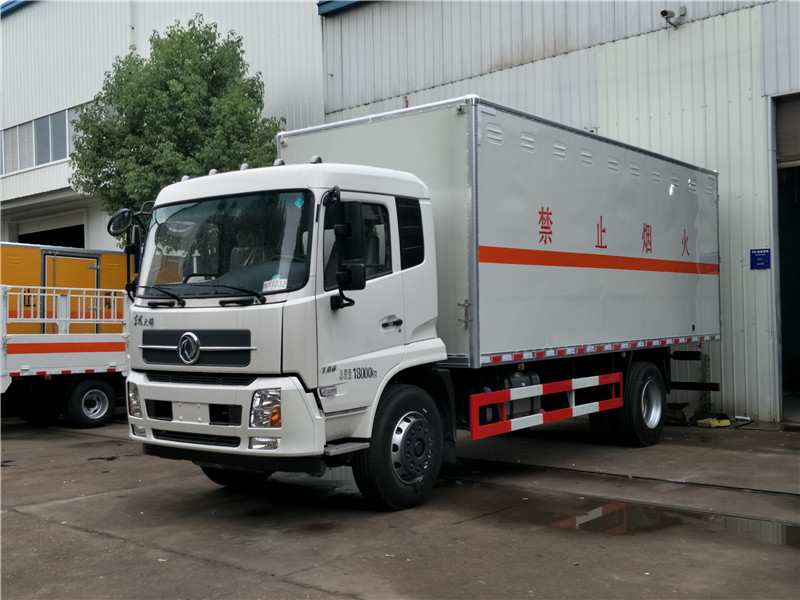 東風(fēng)天錦爆破器材運(yùn)輸車