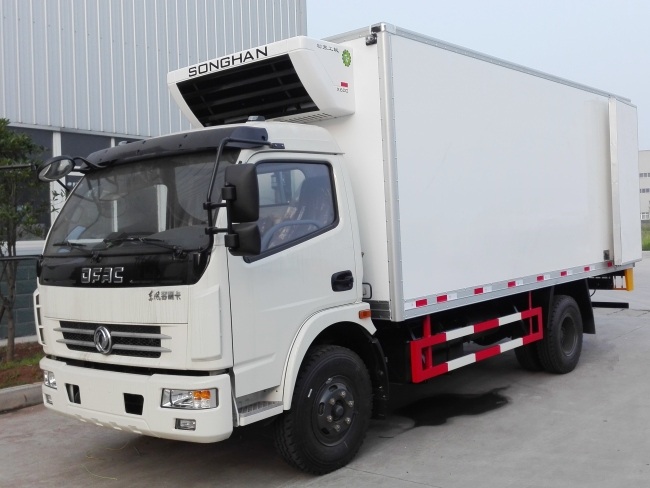東風(fēng)多利卡冷藏車-廂長5.2米