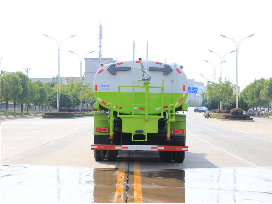 國六東風專底D3L后雙橋灑水車