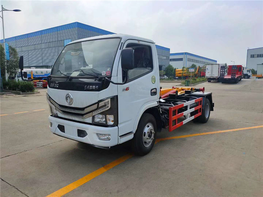 國六東風小多利卡勾臂式垃圾車