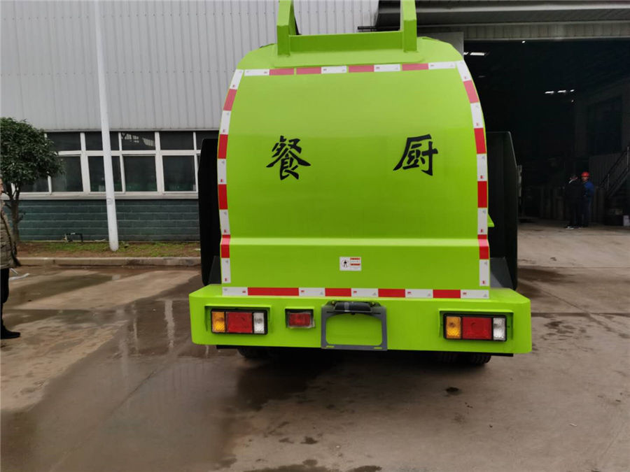 國六福田方罐餐廚垃圾車