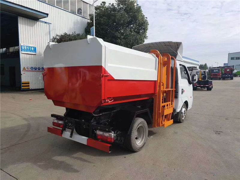 國六東風途逸小型掛桶式垃圾車