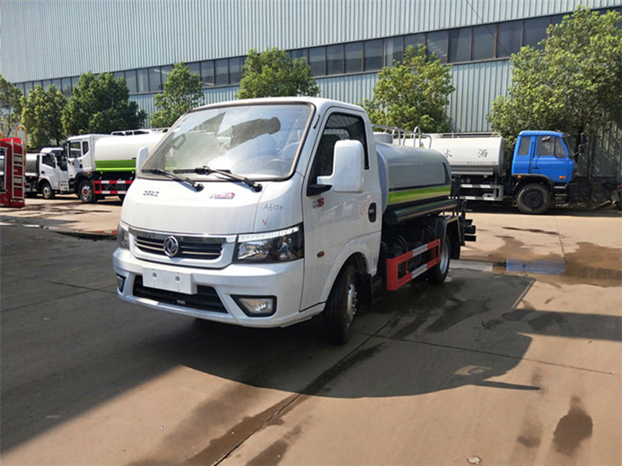 國六東風(fēng)小型3噸灑水車