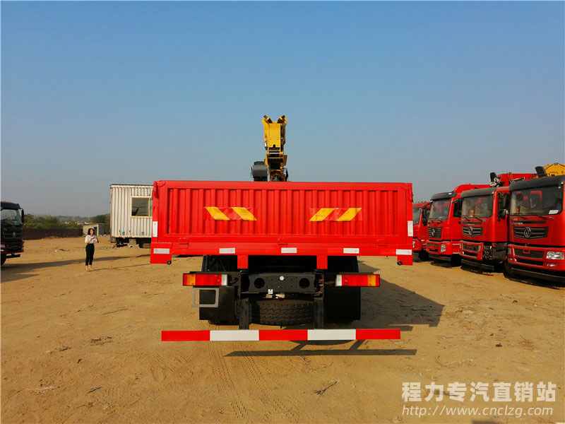 東風柳汽乘龍H5后八輪徐工14噸隨車吊