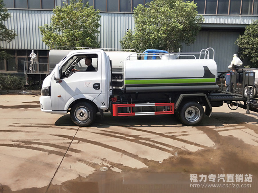 國六東風(fēng)小型3噸灑水車