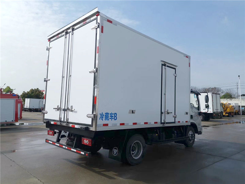 福田奧鈴CTS冷藏車-4.1米肉鉤冷藏車