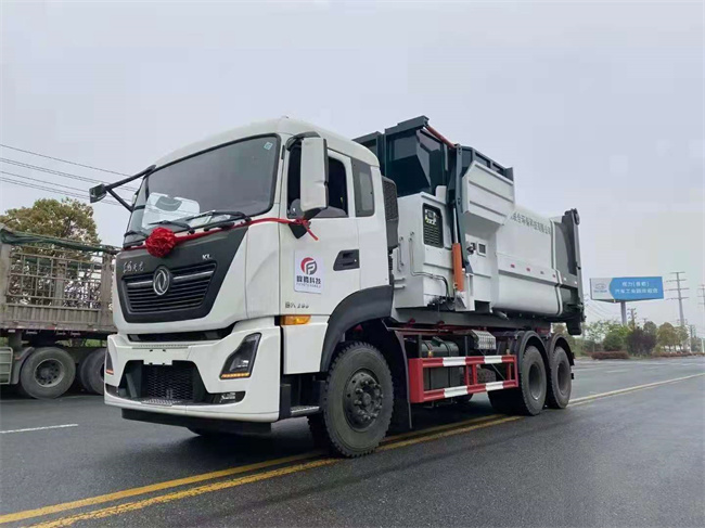 祝賀聯合環保訂購東風天龍后雙橋鉤臂垃圾車發車成功