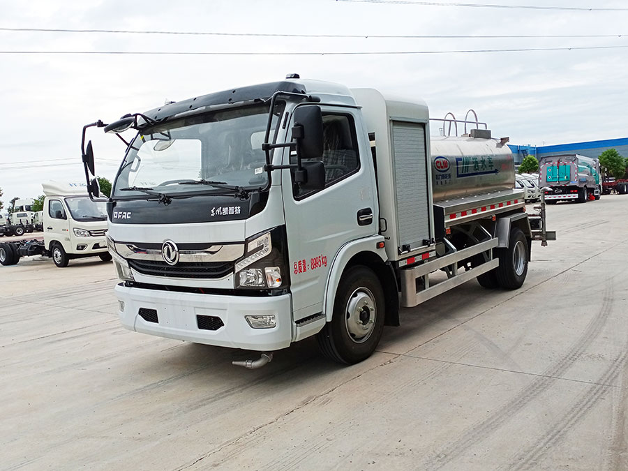 東風凱普特純電動5方灑水車