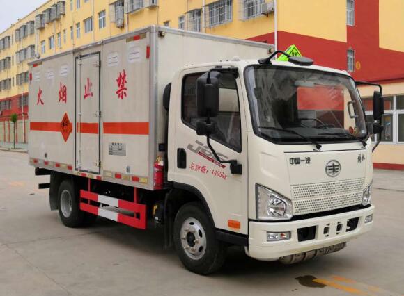 國六解放4米1爆破器材運輸車