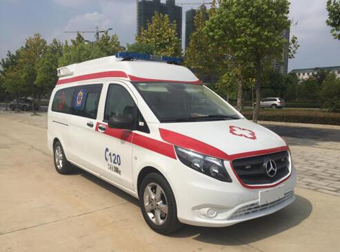 國六奔馳救護車